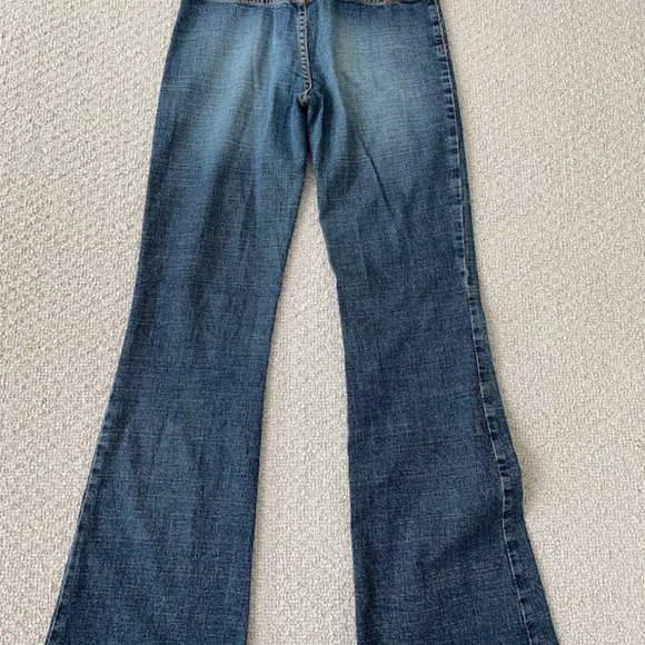 Guess! Women Jeans for sale  ( size 24) - Picture 4 of 4